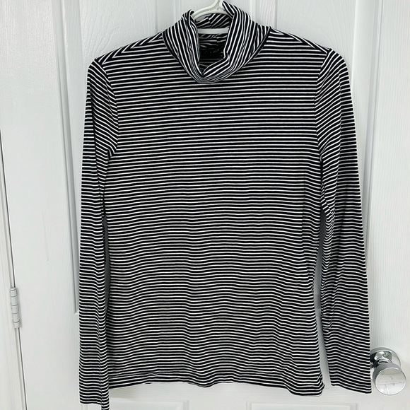Esprit Medium turtleneck - Picture 1 of 3